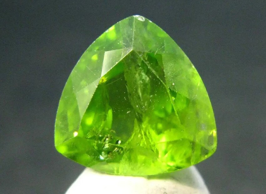 da_olivine_tu_nhien_2